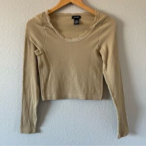 Justify Women’s Beige Ribbed Seamless Lace Neckline Long Sleeve Top Size Large